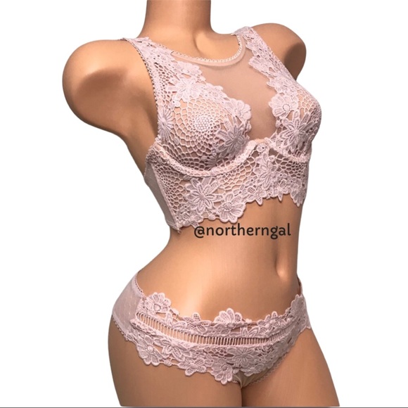 Victoria's Secret Dream Angels Bustier Blush Set - Picture 3 of 16